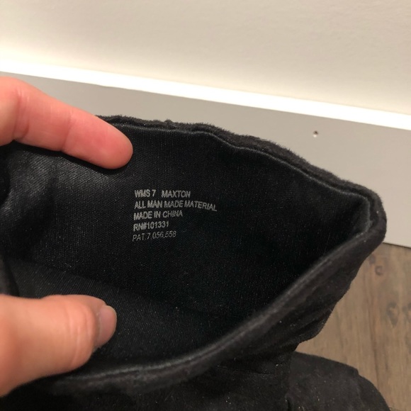 Black open toe heels - Picture 4 of 4